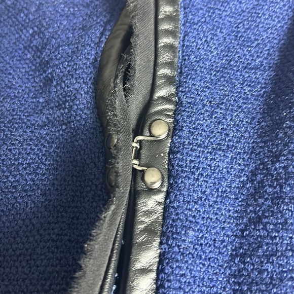 Vince Boucle’ Sweater Jacket with Leather Sleeves and a trim Size 4 - Picture 5 of 10